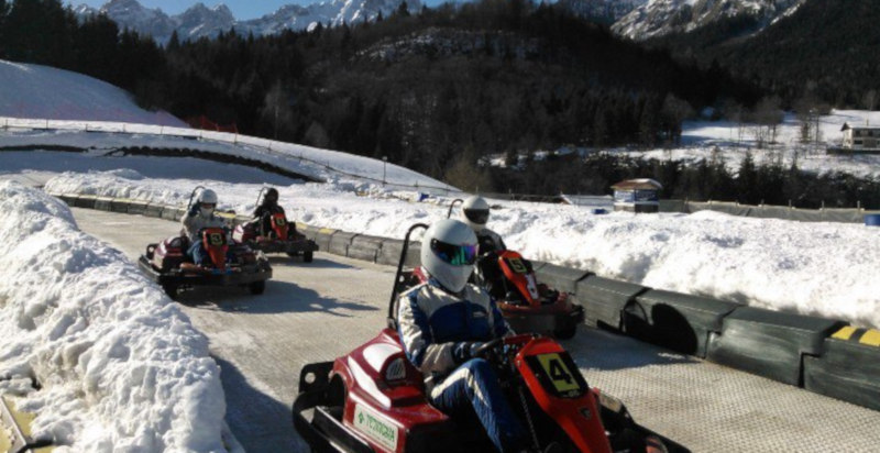 Divertimento in famiglia alla pista go kart di Andalo