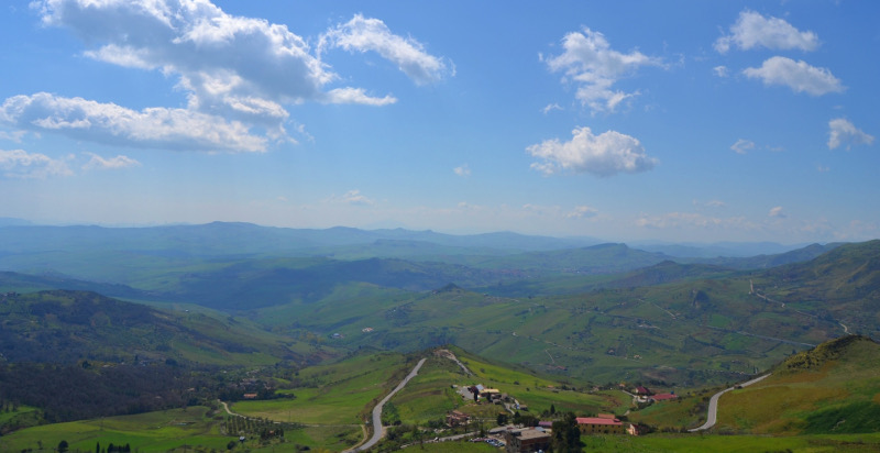 Panorama mozzafiato di Petralia Soprana durante escursione in 4x4