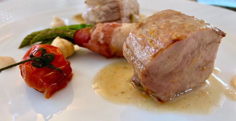 Ristorante con piatti tipici locali in resort di Salerno