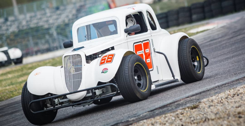 Emozione di guidare una Legend Car con istruttore esperto