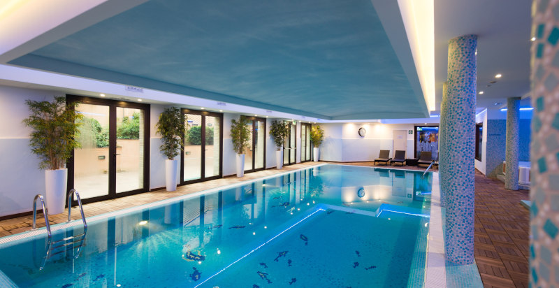 Spa con piscina per un soggiorno rilassante a Cambiago