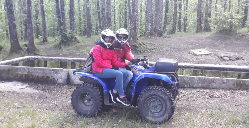 Sentiero sterrato nel Parco del Partenio durante un tour in quad