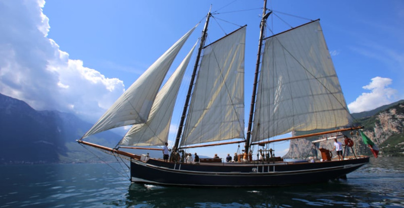 Tour in barca a vela da Malcesine sul Lago di Garda