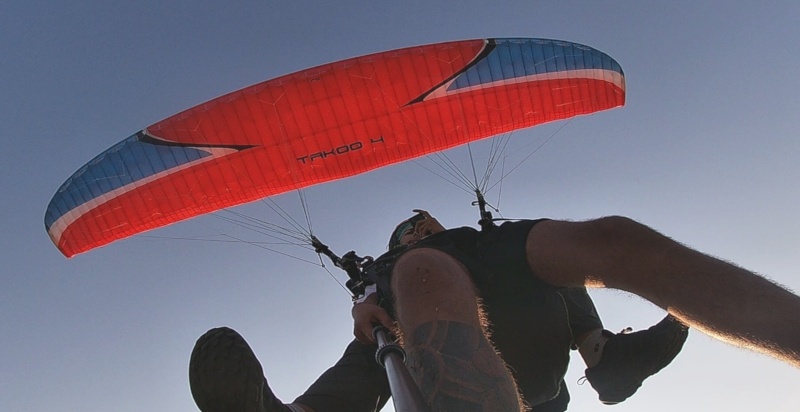 Volo in parapendio sopra il borgo di Schiavi d'Abruzzo
