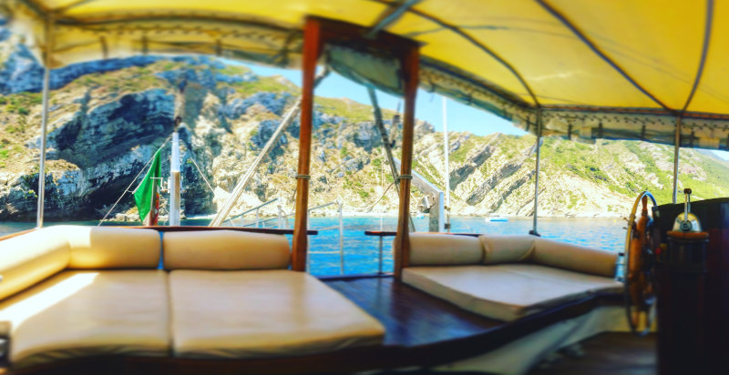 Dettaglio del comfort a bordo della barca per Boat and Breakfast