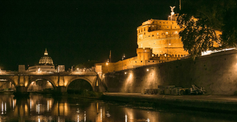 Boat Jazz Roma tra luci notturne e musica live