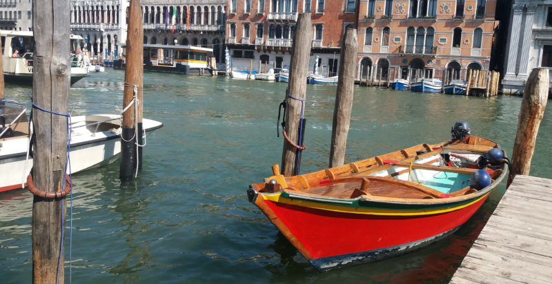 Barca d'epoca per escursione al tramonto a Venezia