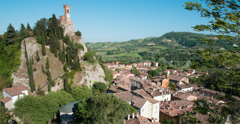 Vista panoramica del borgo di Brisighella in provincia di Ravenna