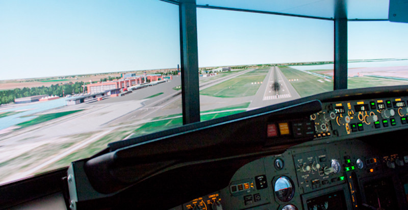 Decollo da un aeroporto nel simulatore di volo Foggia
