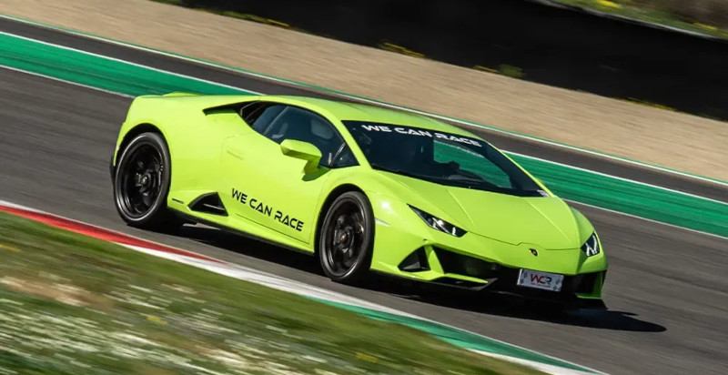 pacchetto regalo per l'esperienza di guida al volante della Lamborghini Huracán