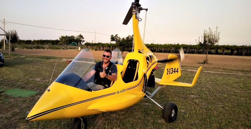Pilota esperto per il volo in autogiro in Puglia