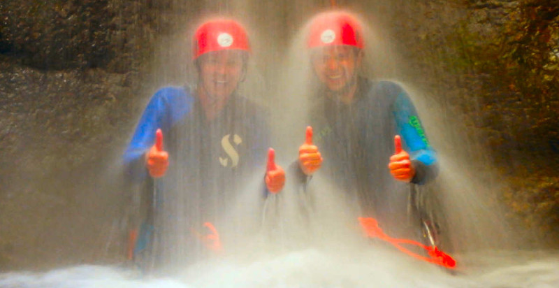 Avventura e divertimento durante il canyoning a Magrè vicino al Lago di Caldaro