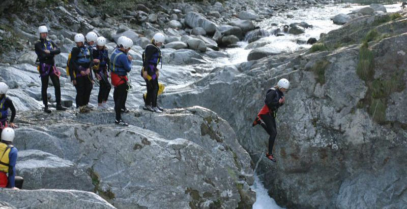 Canyoning sul fiume Sermenza a Balmuccia tra rocce e acque cristalline