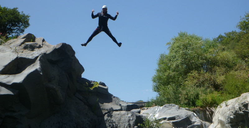 Esperienza di canyoning nelle Gole dell'Alcantara, Sicilia