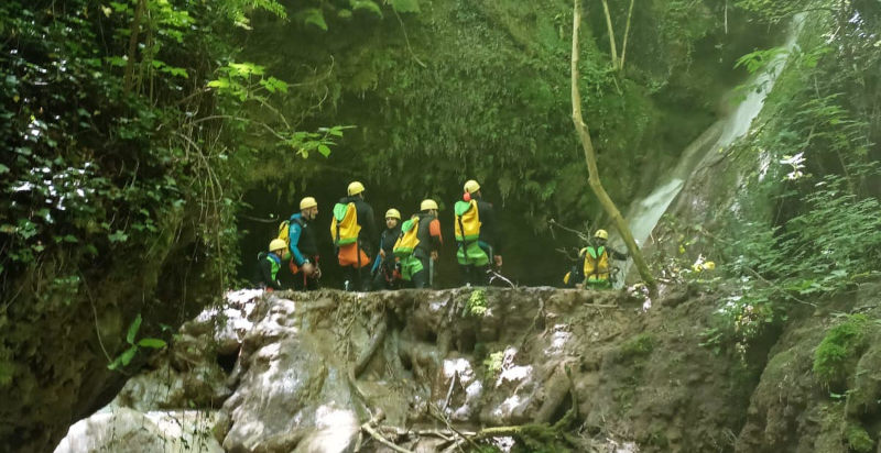 Vista del paesaggio naturale durante il canyoning al Fosso della Mola