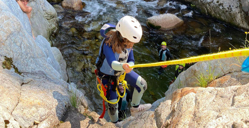 Avventura di canyoning sul torrente Sorba