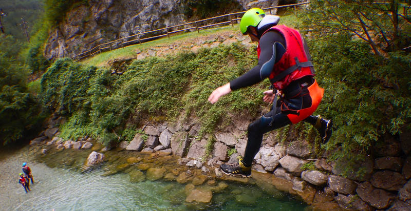 Tuffi ed emozioni nel Torrente Palvico in Trentino