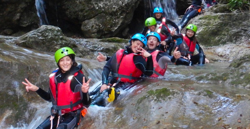 Scivoli naturali durante il canyoning in Val di Ledro