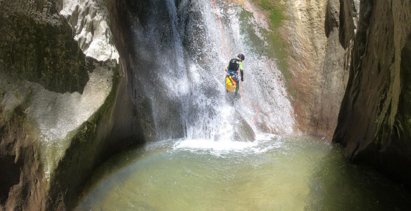 Emozioni forti nel canyoning vicino a Brentino Belluno