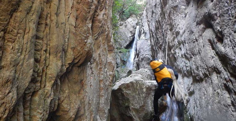 Cascate e scivoli naturali canyoning Rocca Gelli