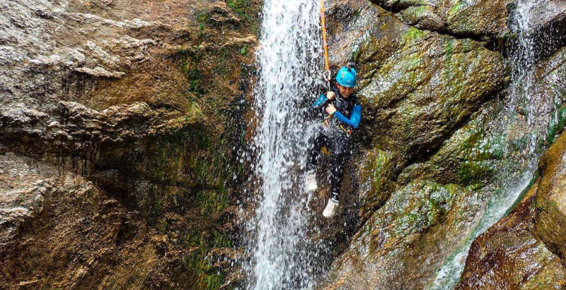 Percorso di torrentismo nel Torrente Serra