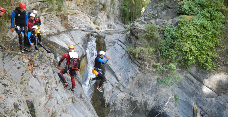 Canyoning nelle gole liguri: emozioni e natura in totale sicurezza