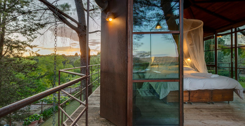 Natura e design uniti nella casa sull’albero a Firenze