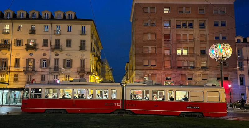 Prenota una cena in tram a Torino per un'esperienza unica