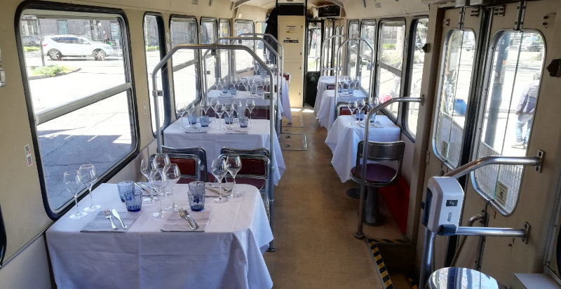 Cena gourmet su tram vintage a Torino