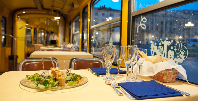 Cena romantica su tram storico a Torino