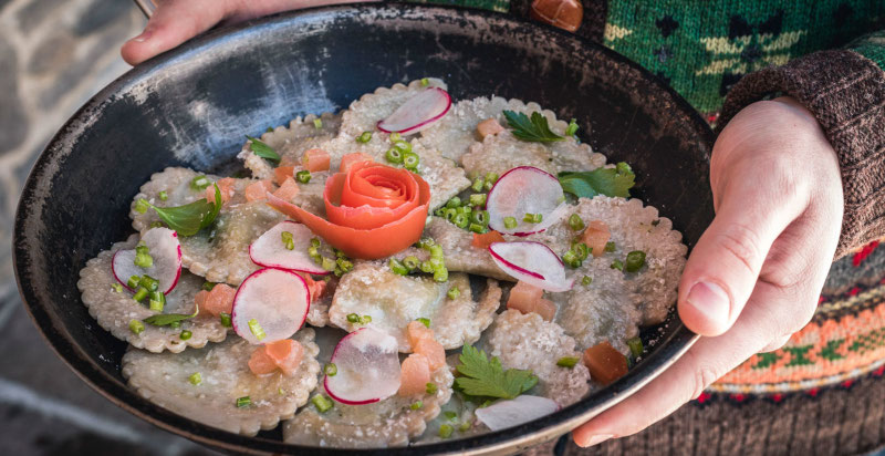 Piatto tipico servito nel ristorante dello chalet in Alto Adige