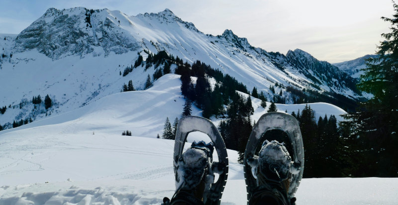 Paesaggio invernale di Valmalenco durante una passeggiata con ciaspole