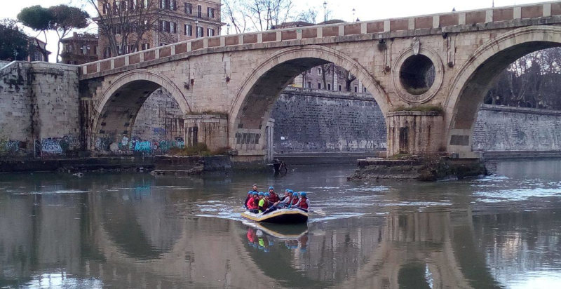 Divertimento e adrenalina con il rafting a Roma lungo il Tevere