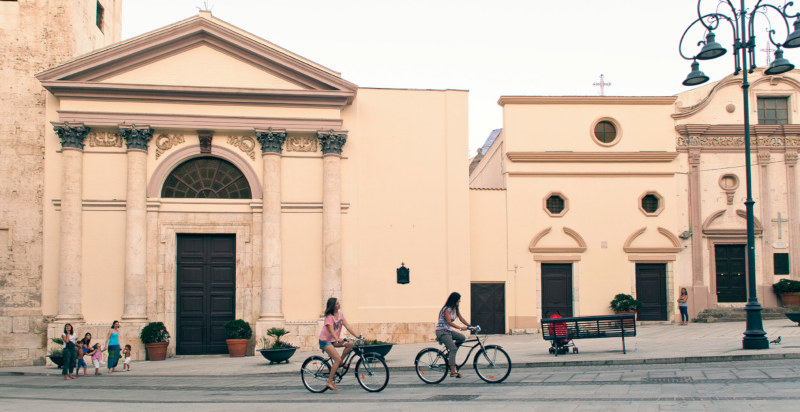 Esplorazione di Cagliari in bicicletta durante un city tour