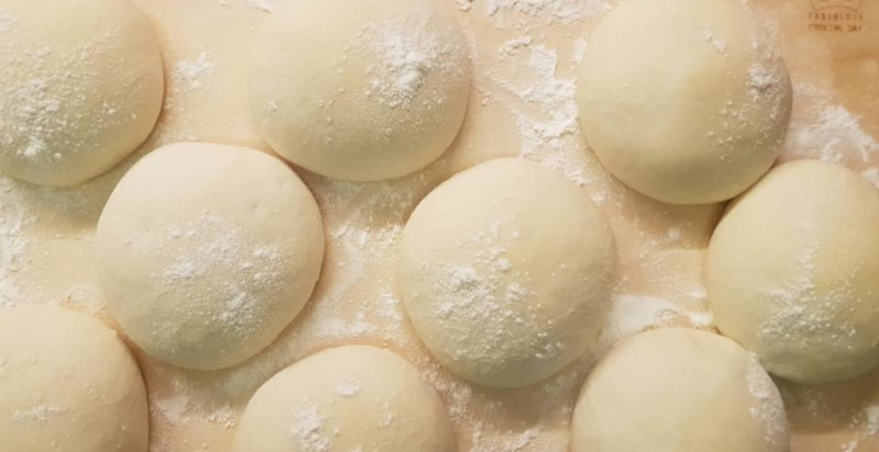 Corso di pizza a Roma: impasto perfetto con maestri pizzaioli