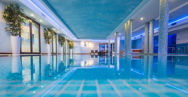 Piscina presso l'Hotel Cambiago per l'esperienza day spa per due