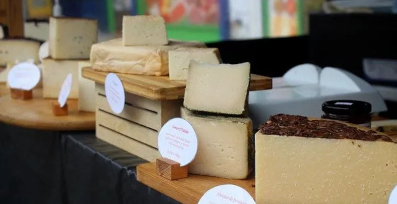 Degustazione di formaggi tirolesi artigianali a Innsbruck
