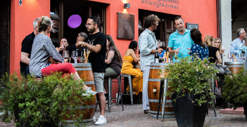 Degustazione di vino delle Langhe