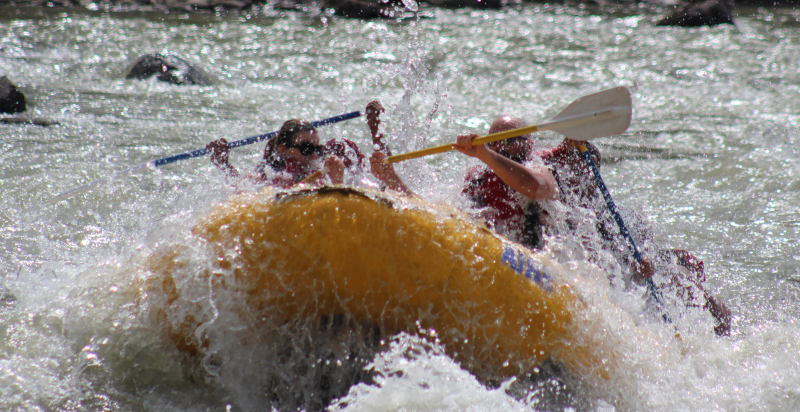 Rafting emozionante sul fiume Dora Baltea in Valle d’Aosta