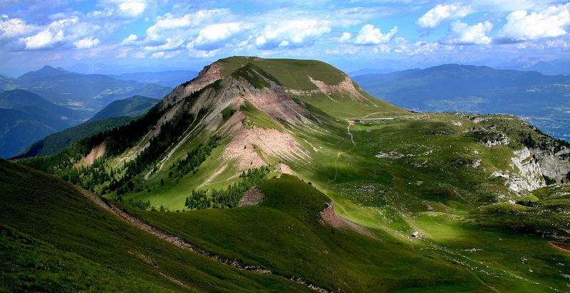 Dolomiti del Brenta viste da un elicottero