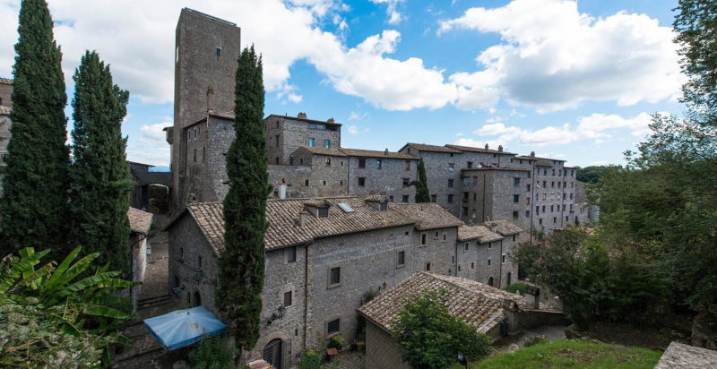 Soggiorno romantico in un borgo medievale del Lazio