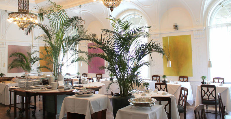Ambiente elegante della sala colazione al Hotel*** Laurin di Bolzano