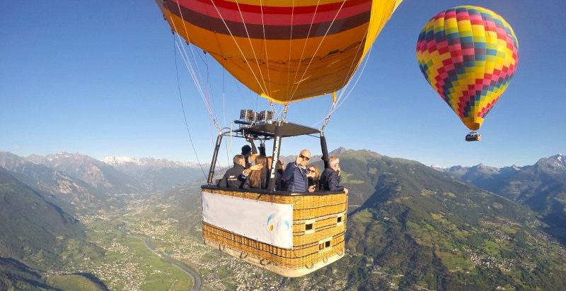 Emozioni e avventura in volo con mongolfiera ad Aosta