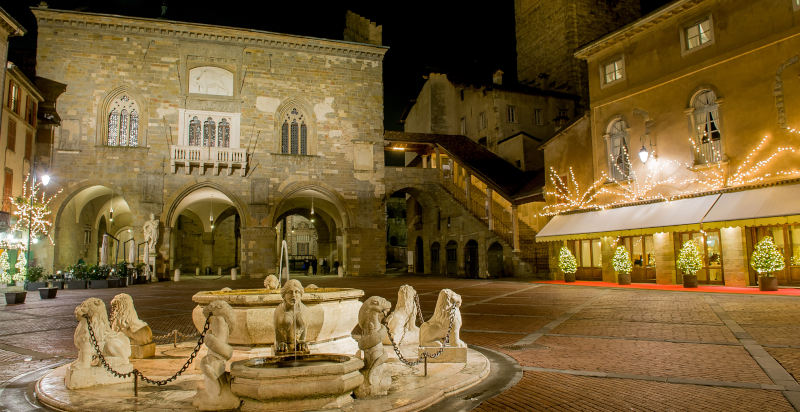 Atmosfera storica di Bergamo durante l'urban escape