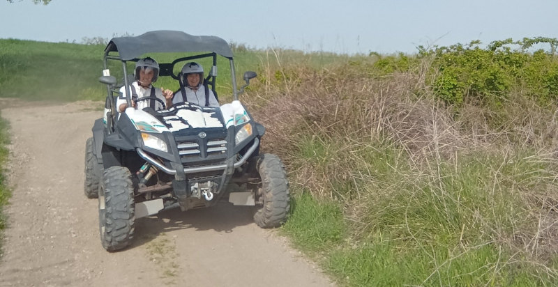 Paesaggi verdeggianti durante un'escursione in buggy a Cerveteri, Lazio