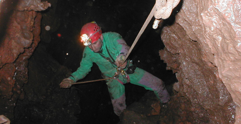 Esplorazione sotterranea nelle grotte del Gargano