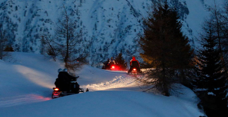 Escursione motoslitta con cena