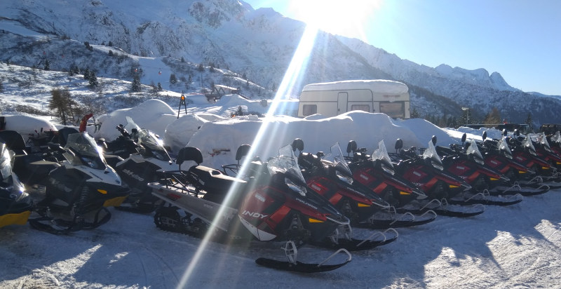 escursione-motoslitta-passo-tonale-pontedilegno