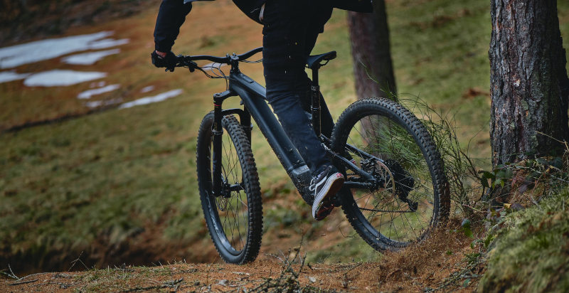 Paesaggio montano durante un'escursione in bici