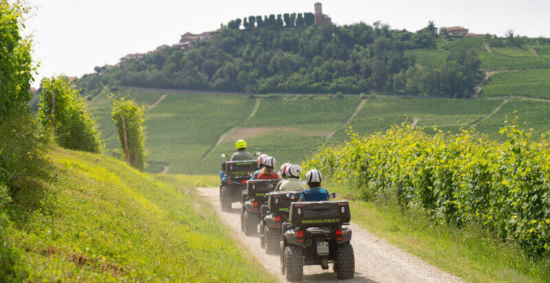 escursione in quad nelle Langhe borgo patrimonio unesco